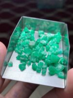 39.40 Carat Swat Valley Emerald Rough Lot – Natural Untreated Material - Image 9
