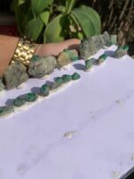 404 Carat Swat Emerald Specimen Lot – Monumental Crystal for Collectors - Image 4