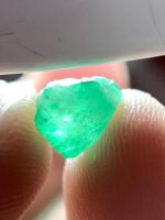 Emerald Elegance: The 1.70 Carat Swat Crystal - Image 6