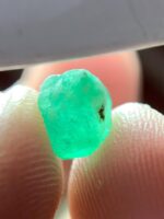 Emerald Elegance: The 1.70 Carat Swat Crystal - Image 8