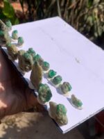 404 Carat Swat Emerald Specimen Lot – Monumental Crystal for Collectors - Image 8