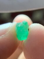 Emerald Elegance: The 1.70 Carat Swat Crystal - Image 10