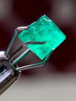 Discovering a 0.91 ct Emerald Crystal SWAT - Image 5