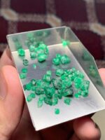 18.30 ct Swat Emerald Rough: Raw Splendor from Pakistan’s Majestic Mountains - Image 4