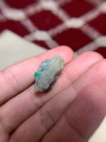 A Stunning 26.90 ct Emerald Specimen: Elegance in Shape and Size - Image 12