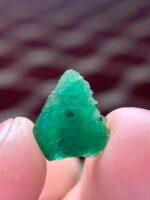 The Dramatic Appeal of a 3.10 ct Emerald Crystal - Image 10