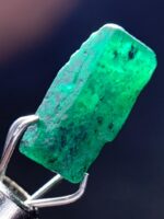 2.03 Carat Swat Emerald Crystal: Pakistan Gemstone - Image 6