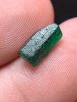 2.03 Carat Swat Emerald Crystal: Pakistan Gemstone - Image 8