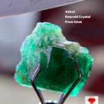 4.54 ct Swat Emerald Crystal – Elegant Form in Vivid Green