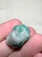 40.0 ct Emerald Specimen from Swat (25.25 × 19.37 × 11.88 mm): A Raw Jewel of Nature - Image 3