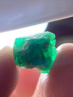 4.54 ct Swat Emerald Crystal – Elegant Form in Vivid Green - Image 5