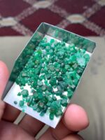 43.20 ct Panjshir Emerald Rough Lot – Flat Crystal Parcel with Strong Cutting Potential - Image 4