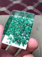 43.20 ct Panjshir Emerald Rough Lot – Flat Crystal Parcel with Strong Cutting Potential - Image 6
