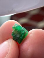 4.54 ct Swat Emerald Crystal – Elegant Form in Vivid Green - Image 8