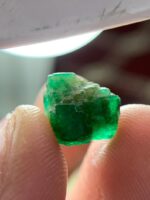 4.54 ct Swat Emerald Crystal – Elegant Form in Vivid Green - Image 10