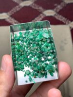 43.20 ct Panjshir Emerald Rough Lot – Flat Crystal Parcel with Strong Cutting Potential - Image 10