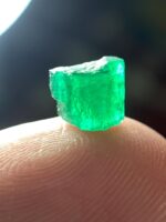 Natural Elegance: 1.41 Carat Emerald Crystal from Swat Valley, Pakistan - Image 2
