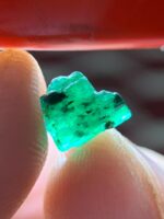 The Subtle Elegance of a 1.75 ct Panjshir Emerald Crystal - Image 3
