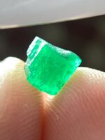 Natural Elegance: 1.41 Carat Emerald Crystal from Swat Valley, Pakistan - Image 3