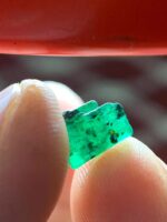 The Subtle Elegance of a 1.75 ct Panjshir Emerald Crystal - Image 7