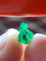 The Subtle Elegance of a 1.75 ct Panjshir Emerald Crystal - Image 9