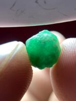 Discovering the 2.54-Carat Swat Emerald Crystal: Nature’s Green Jewel - Image 4