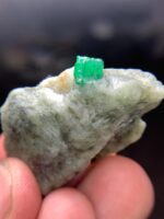 Magnificent 143.70ct Emerald Specimen: A Rare Gem from Swat - Image 2