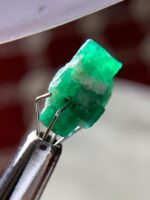 2.72ct Swat Emerald Crystal – A Sleek Natural Gem - Image 2