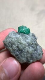 106.05ct Grand Swat Emerald Specimen - Image 2