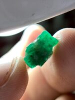 2.72ct Swat Emerald Crystal – A Sleek Natural Gem - Image 3
