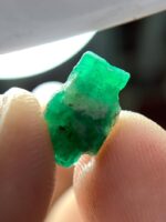 2.72ct Swat Emerald Crystal – A Sleek Natural Gem - Image 7