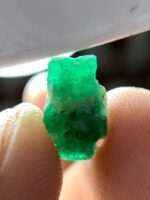 2.72ct Swat Emerald Crystal – A Sleek Natural Gem - Image 8