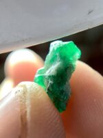 2.72ct Swat Emerald Crystal – A Sleek Natural Gem - Image 9