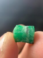 The Elegant 6.75 ct Swat Emerald Crystal: A Jewel of Timeless Beauty - Image 7