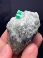 Unveiling the Beauty of a 277.50ct Emerald Specimen from Swat: A Gemstone Masterpiece - Image 9
