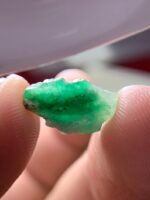 Linear Beauty: 4.31 ct Swat Emerald Crystal with Striking Natural Form - Image 2
