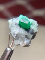 27 Carat Emerald Specimen from Swat – Robust and Well-Balanced Himalayan Crystal - Image 3