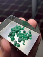 16.55 ct Swat Emerald Rough Lot – Natural Green Crystals from Pakistan - Image 9