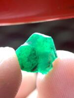 Spotlight on a Unique Swat Emerald Crystal — 2.95 ct - Image 11