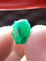 Spotlight on a Unique Swat Emerald Crystal — 2.95 ct - Image 3