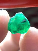 Spotlight on a Unique Swat Emerald Crystal — 2.95 ct - Image 4