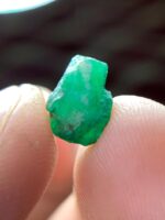 Spotlight on a Unique Swat Emerald Crystal — 2.95 ct - Image 6