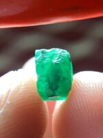 A Striking 2.10 ct Emerald Crystal from Panjshir - Image 3