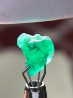 2.54ct Swat Emerald Crystal – A Compact and Lively Green Gem from Pakistan - Image 2