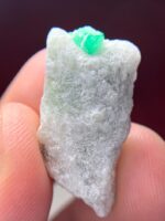 15.70ct Swat Emerald Specimen – Natural Green Crystal (25.61×13.46×5.60 mm) - Image 3