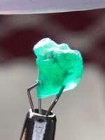 2.54ct Swat Emerald Crystal – A Compact and Lively Green Gem from Pakistan - Image 6