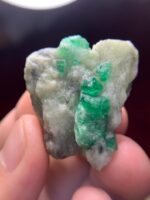Striking Elegance: 85.30-Carat Swat Emerald Specimen - Image 4