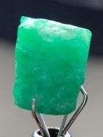 Vibrant and Untouched – 7.14ct Emerald Crystal from Swat - Image 2