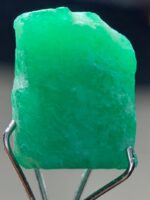 Vibrant and Untouched – 7.14ct Emerald Crystal from Swat - Image 5