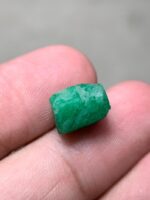 Vibrant and Untouched – 7.14ct Emerald Crystal from Swat - Image 9